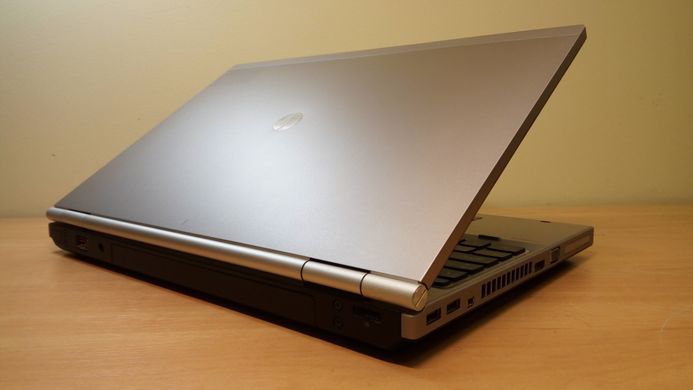 Ноутбук HP EliteBook 8560p i5-2520M 15,6"/8/240 SSD/DVD/Win7P/WEBCAM/1600x900