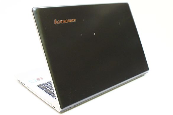 Lenovo Ideapad 500-15ISK i5-6200U/8/180SSD/15.6"/1366x768/Win10