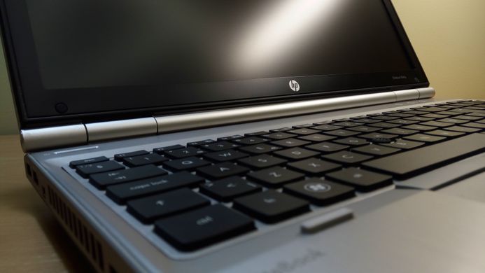 Ноутбук HP EliteBook 8560p i5-2520M 15,6"/2/320/DVDRW/WEBCAM/1366x768
